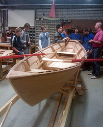 Blackfish schoolproject: zie Nieuws of Bouwtekeningen --> Iain Oughtred-->Dories