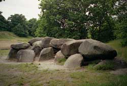 steenbergen: hunebed.